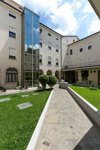 Hotel Casa Del Pellegrino, Забронировать Отель Отели в центре Падуи с завтраком, отели в центре Падуи с завтраком
