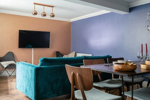 The Historic Gem - Sleek & Central 3BDR Maisonette, Забронировать Отель Отели Котсуолда с парковкой, Парковка