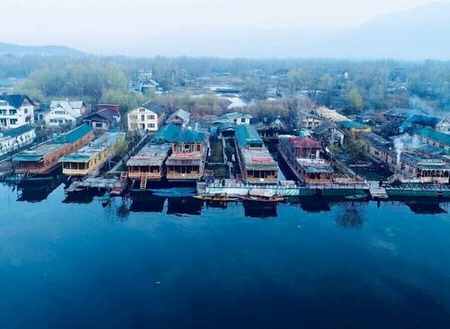 Meena Group houseboats, Забронировать Отель Отели Jammu & Kashmir Ski с парковкой, Парковка