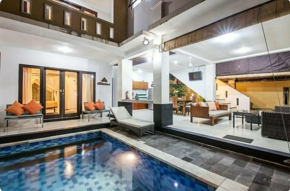 Smv. 10-br · 10br Pool Prime Area Walk to Beach and Shops