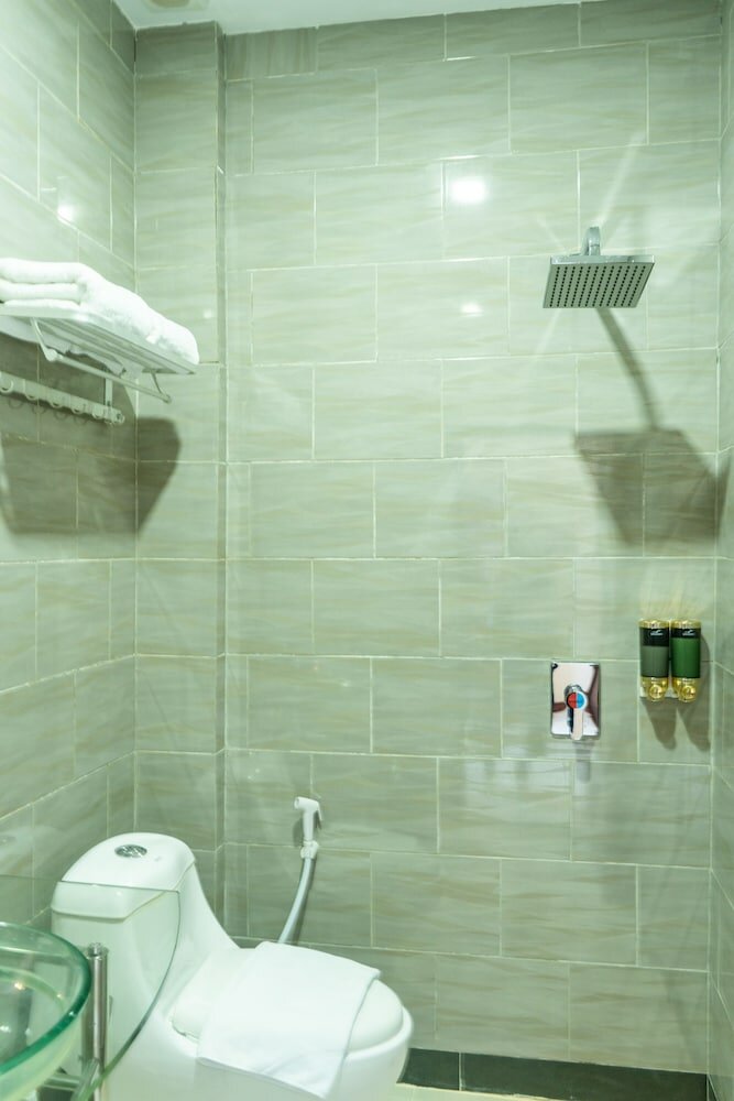 Hokkie Hotel by OYO Rooms