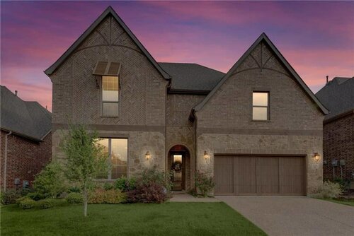 Single Family Home in Dallas, Забронировать Дом для отпуска Отели Dallas - Fort Worth Metropolitan Area с парковкой, Парковка