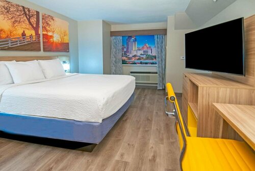 Days Inn by Wyndham Suites San Antonio North/Stone Oak, Book Hotel San Antonio Bexar County
