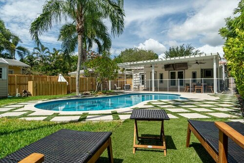 Victoria Park Oasis with Heated Pool and More, Забронировать Дом для отпуска Форт-Лодердейл Broward County, рядом с Warfield Park