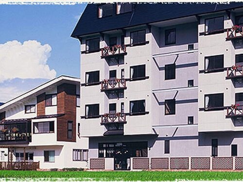 VILLA Schole HAKUBA, Book Villa Hoteller i Koshinetsu med parkering, Parkering