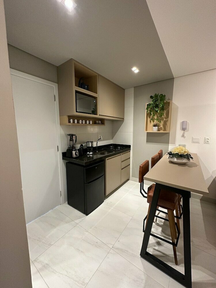 Compact Flat Tambau