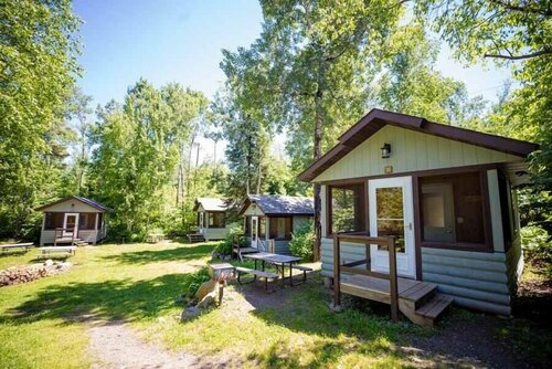 Gunflint Lodge & Outfitters, Rezervați Casă de vacanță Case de vacanță Minnesota, Casetă