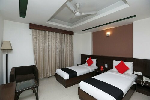 Capital O 445 Impress Hotel, Забронировать Отель Отели Нью-Дели с парковкой, Парковка