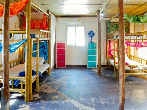 Wild Flower Hostel Koh Lanta, Забронировать Хостел Ланта-Яй Ко Ланта