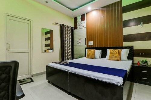 Spot On 61068 Hotel Kr, Забронировать Отель Отели Парвану 3 звезды, 3*