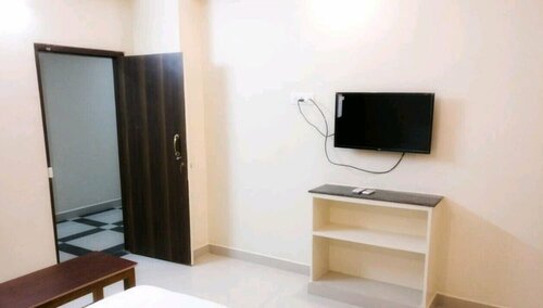 Iroomz Hotel Krishna Inn, Забронировать Отель Анантапур штат Андхра-Прадеш