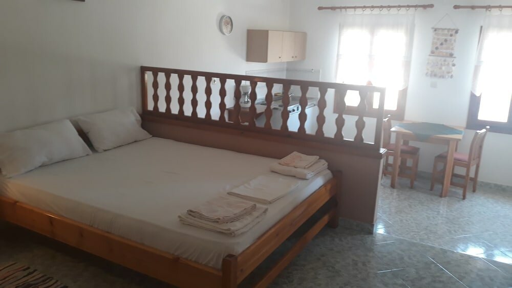 Ambeles Apartments