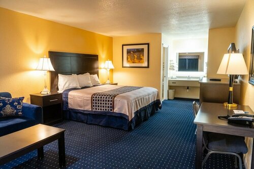 Rodeway Inn & Suites, Prenota Hotel Colton California