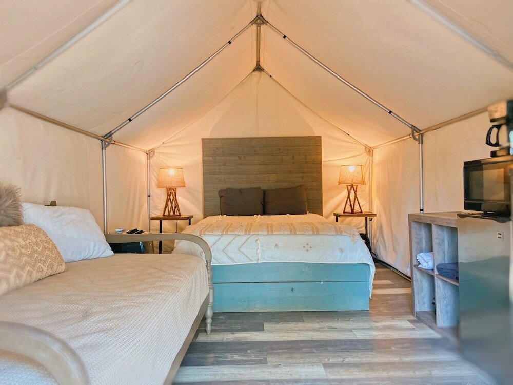 15 Blue River Camp - Glamping Cabin