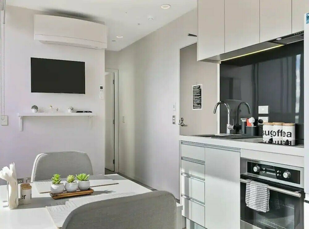 Sun Kissed Apartment With Panoramic Views