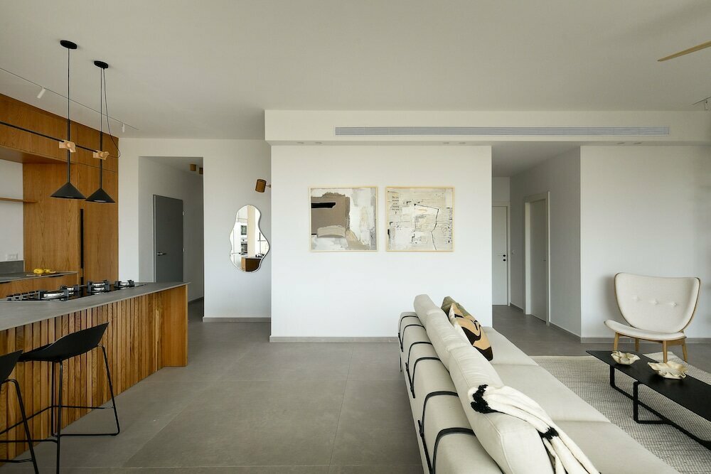 3BR High quality Apt with City View