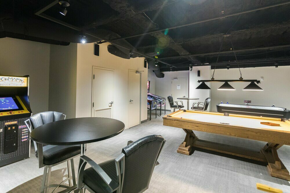 Luxury 2BR Penthouse California Building