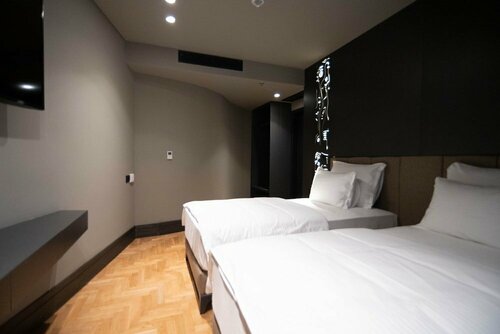 Arka Art Hotel, Забронировать Отель Отели области Тираны с бассейном, Бассейн