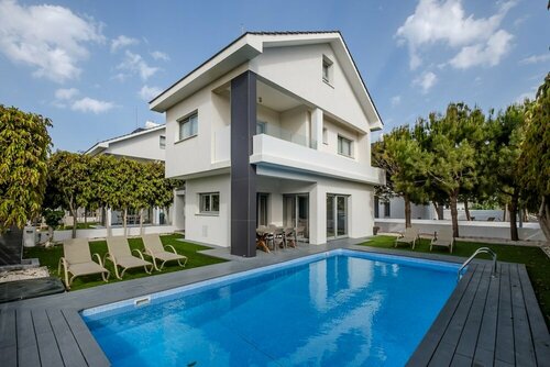 The Lighthouse Villas, Забронировать Отель Отели Вороклини с бассейном, Бассейн