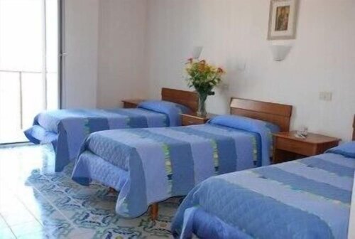 Hotel Casa Tra Noi, Rezervați Hotel Hoteluri în Lazio cu parcare, Parcare