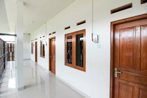 RedDoorz Syariah @ Griya Izzara Guest House, Book Pension Gæstehuse i Yogyakarta-provinsen, Pension