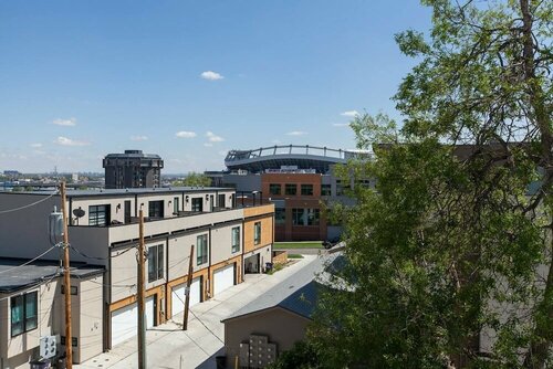 The Ladley Luxury Lifestyle Walk to Mile High, Забронировать Дом для отпуска Виллы Денвера, рядом с Аквариум Даунтаун, Вилла