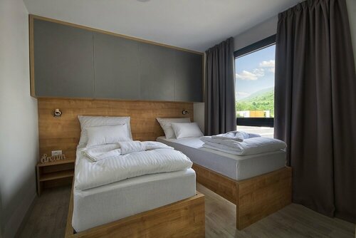 Camping Plitvice, Забронировать Кемпинг Бизнес-отели Ликско-Сеньская жупания, 4* 5*