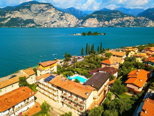 Hotel Villa Isabella, Забронировать Отель Отели Garda Veneto с парковкой, Парковка