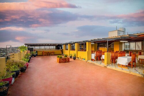 Pulickal Airport Hotel, Prenota Hotel Entebbe 