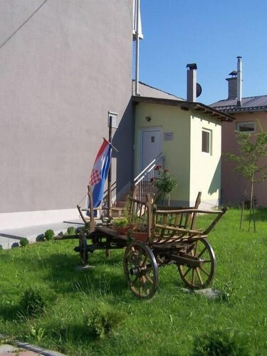 Guest House Ivac Inn, Đặt Nhà khách Khách sạn ở Zagreb có chỗ đỗ xe, Bãi đậu xe