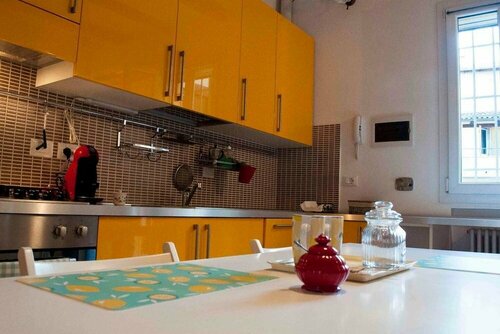 Yellow Studio, Забронировать Апартаменты/квартира Савена Болонья