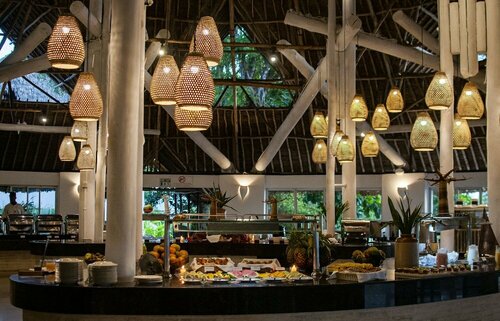 Diamonds Leisure Beach & Golf Resort, Забронировать Курортный отель Диани-Бич Национальный заповедник Shimba Hills