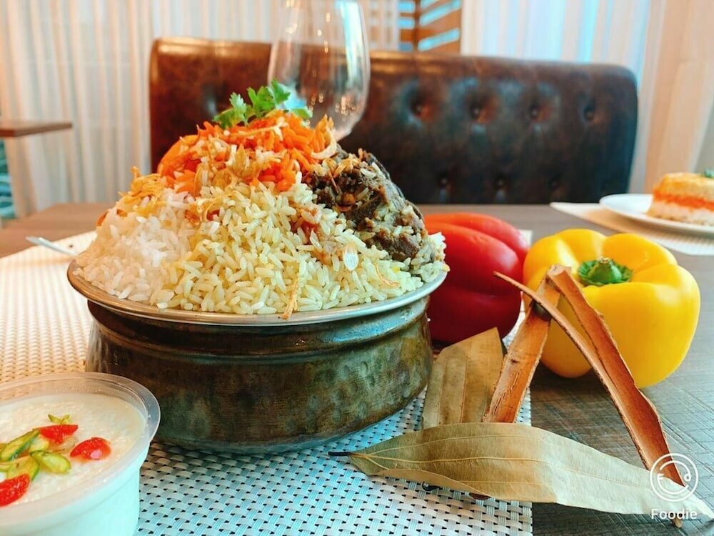 রয়্যাল ইন ঢাকা