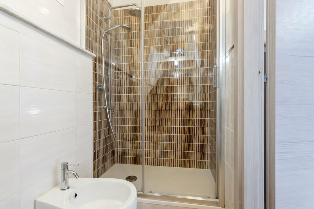Cerami Studio Flat