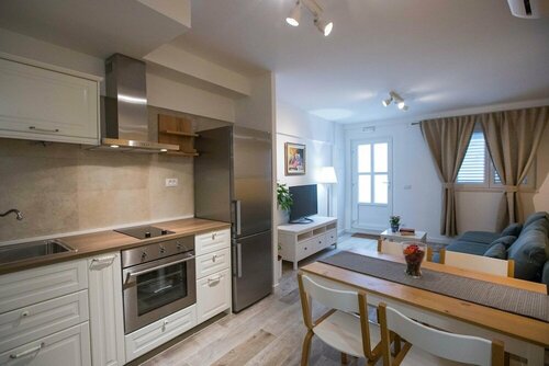 Apartment Marija, Забронировать Апартаменты/квартира Отели Дубровника с парковкой, рядом с Мост Франьо Туджмана, Парковка