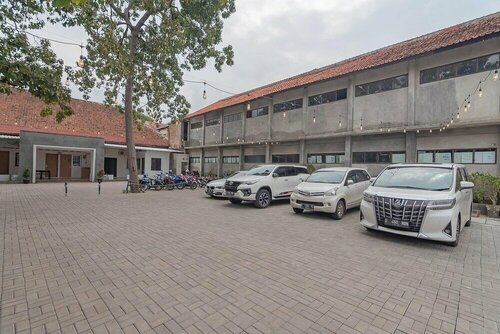 RedDoorz near Alun-Alun Garut, Reservar Hotel Garut West Java