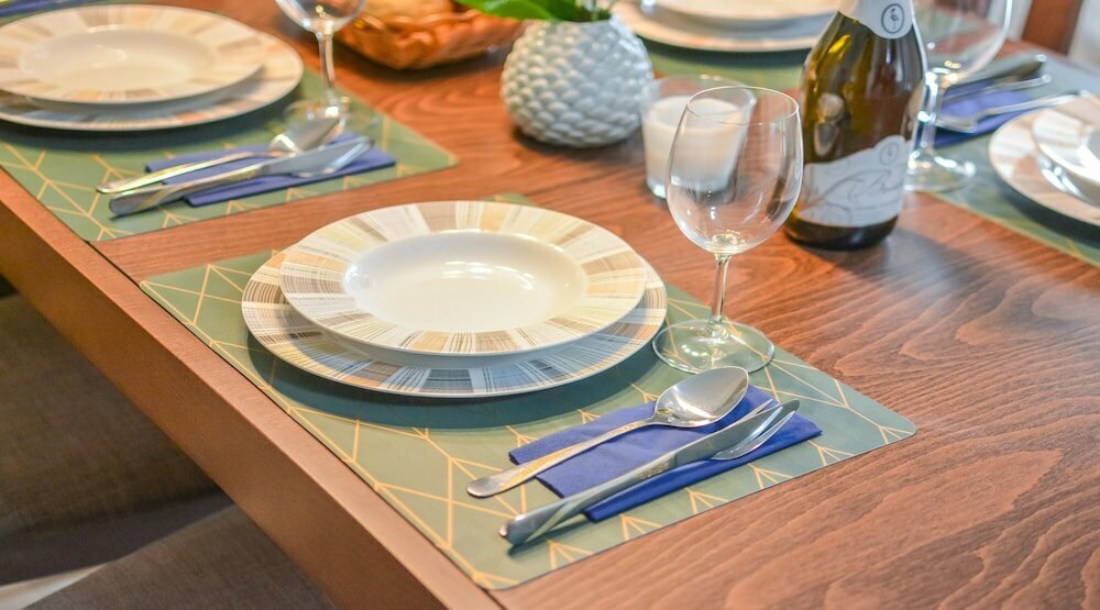 Villa Martin - Fast WiFi, Near restaurant, Fenced Yard, Pavilion, Center of Village