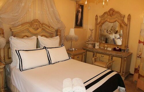 NMB Guest House, Забронировать Гостевой дом Отели Эрмело с завтраком, Завтраки