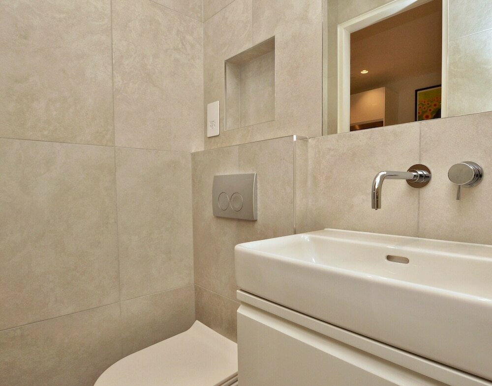 Cromwell Serviced Apartment