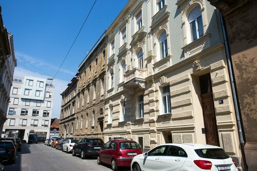 Apartments Zagreb1875, Забронировать Апартаменты/квартира Donji Grad Загреб, рядом с Cvjetni Square