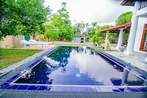 Villa Almond Leaf, Забронировать Вилла Виллы Хиккадува, рядом с Железнодорожный вокзал Хиккадувы, Вилла