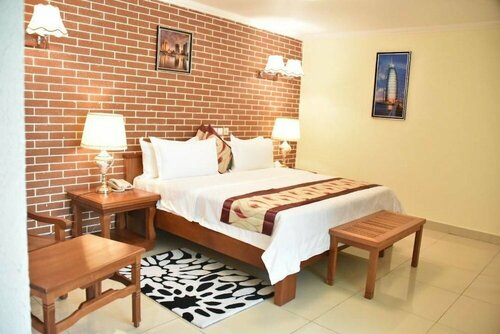 Adamaoua Grand Hotel, Забронировать Отель Отели Дуала 4 звезды, 4*