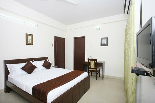 OYO 10130 Felicity INN Nungambakkam, Забронировать Отель Отели Нунгамбаккам с парковкой, Парковка