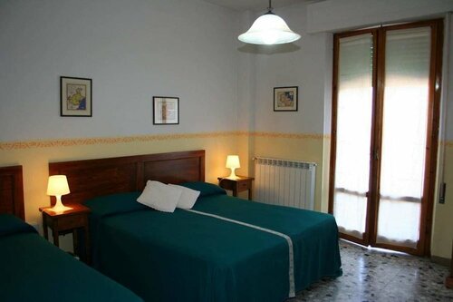 Hotel Gabry, Забронировать Отель Отели Монтеспертоли с парковкой, Парковка