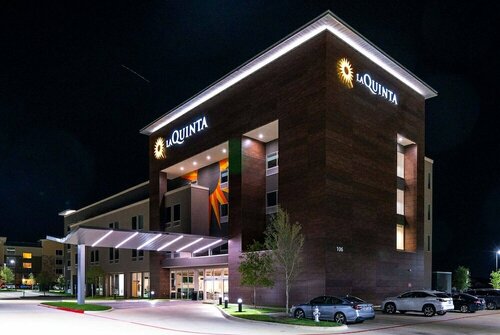 La Quinta Inn & Suites by Wyndham Austin Parmer, Book Hotel Hoteller i Austin med pool, Swimmingpool