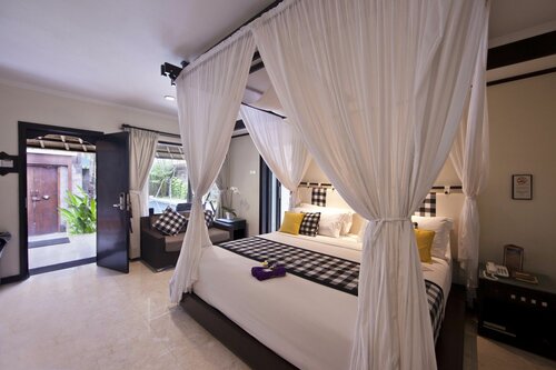 Legian Beach Villas, Забронировать Отель Отели Легиан с бассейном, рядом с Пляж Дабл Сикс, Бассейн