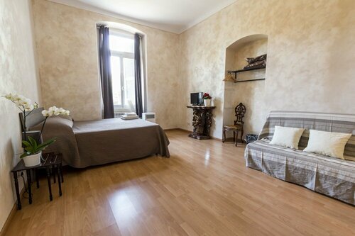 Cavour Guest House, Забронировать Гостевой дом Отели Ривьера-дей-Фьори с парковкой, Парковка