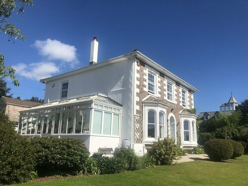 Ivy House Cornwall B&B, Varaa Bed and Breakfast Hotellit Cornwall pysäköinnillä, Pysäköinti