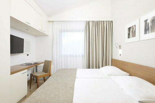 Apartments Bellevue Plava Laguna, Book Lejlighed Hoteller i Poreč Riviera med pool, Swimmingpool