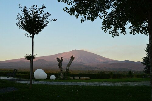 La Fucina di Vulcano, Rezervați Hotel Bronte Etna